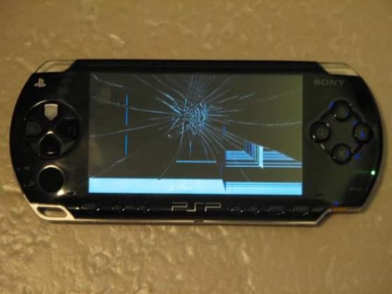We repair and replace broken PSP screen at KES 3500
