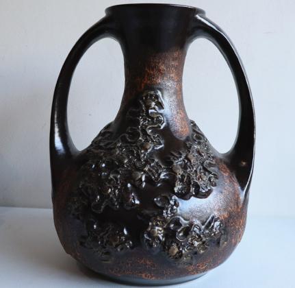 Australia handmade pottery online auction Bidvaluable -Brisbane