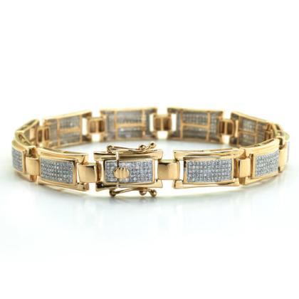 Inexplicable gold bracelet with diamonds