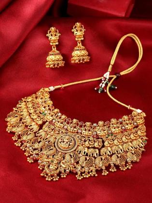 Custom-made jewellery showroom in Madurai