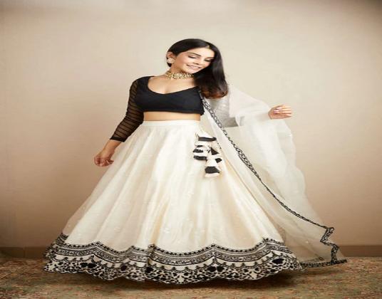 Designer Lehengas Online