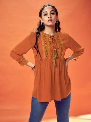 trendy tops for summer