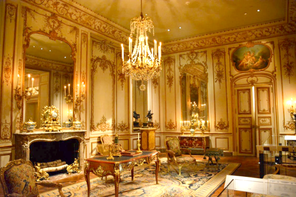 Unique Furniture for a Distinctive Palace Experience