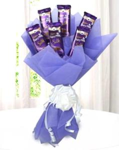 Buy Chocolate Bouquet Online With 30% Off By OyeGifts
