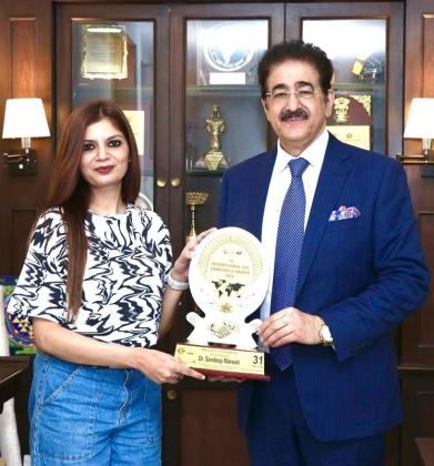 Dr. Sandeep Marwah Honored by Educacio for His Contributions to Higher Education in India