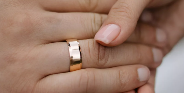 How to Choose the Perfect Wedding Bands for Him and Her in 2024