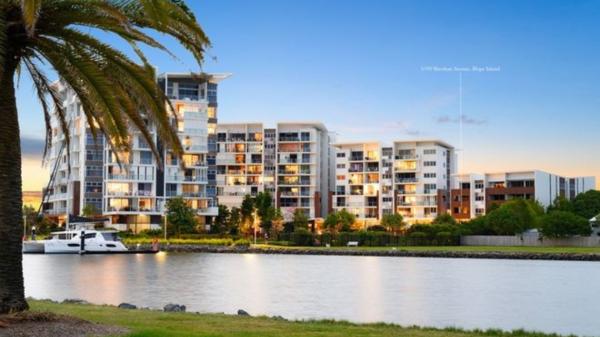 Hope Island Apartments For Sale