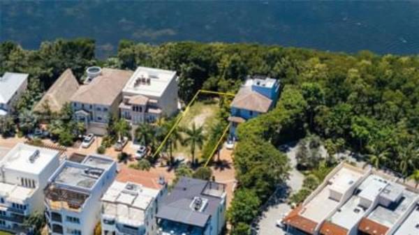 Paradise Point Real Estate Agents