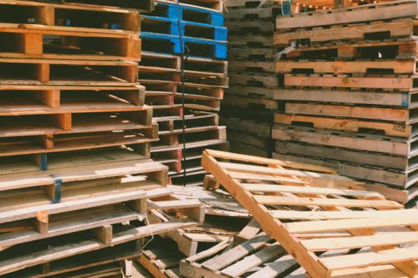 Ad Summary: Free B2B Pallet Removal Service - Register with JWP Solutions Today!