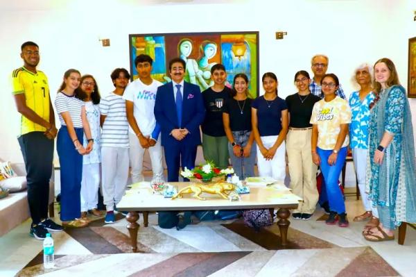British Delegation from UK Hindi Samiti Visits Marwah Studios to Celebrate Hindi Language and Culture