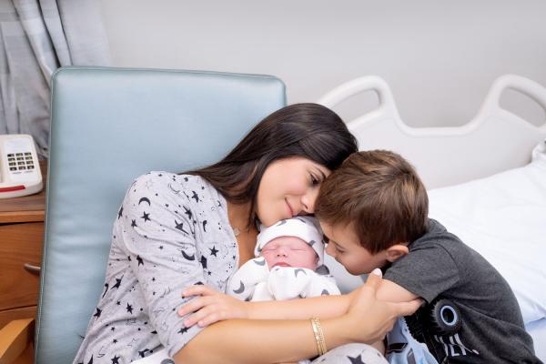 Choose Your Cherish: Top Pregnancy Photographer in NYC