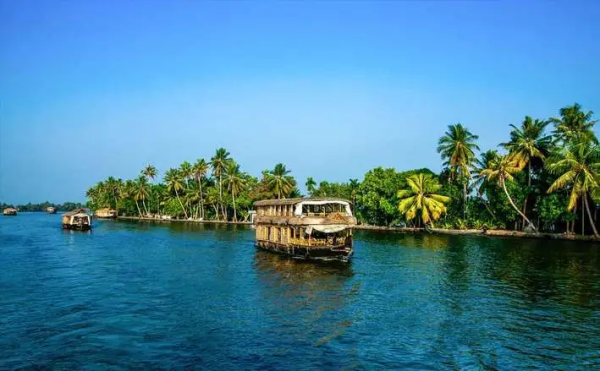 Discover South India with Divine Voyages – Tailored Tour Packages