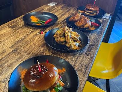 Hamburger restaurants | Peri-Peri GUYS Long Beach