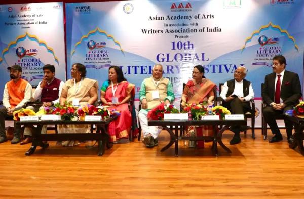 Kavi Sammelan Enthralls Audience at 10th Global Literary Festival Noida 2024