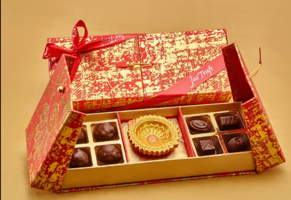 Stunning Diyas and candles For Diwali - 30% Off