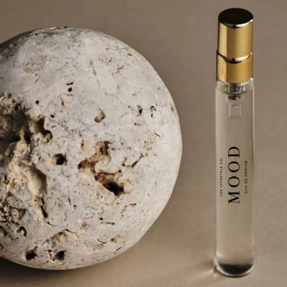 Travel-Friendly Perfumes: Luxurious Scents in Compact Sprays