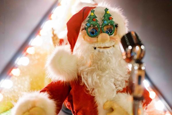 Animatronics Christmas Characters Suppliers in Vietnam
