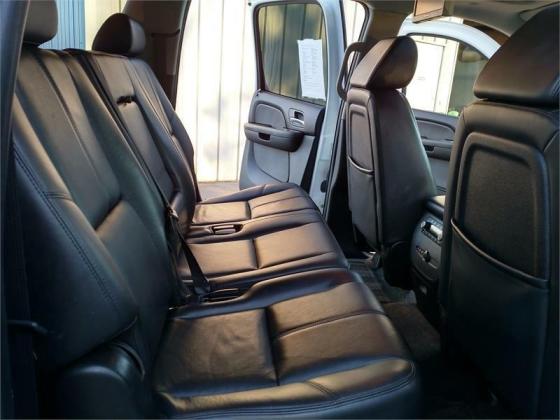 Effortless Laguardia Airport Transfers to Manhattan | Famous Drive