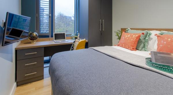Experience Luxury Student Living at Crown House Sheffield