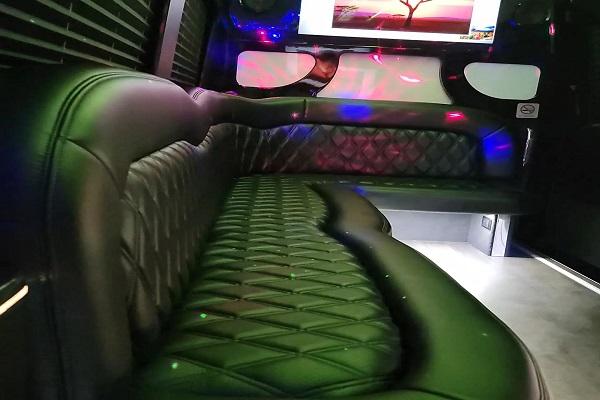 Luxury Car Rental in Miami - Drive with Style at Famous Drive!