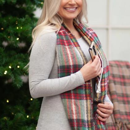 Our AMAZING Multi-Functional Infinity Scarf w/ Pocket makes the Perfect Gift for ALL.