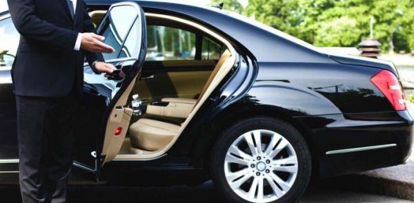 Top-Rated Hamptons Limousine Service for Luxurious and Reliable Travel