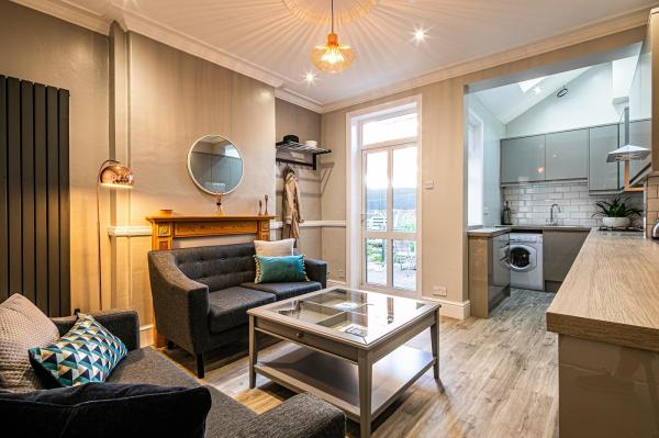 Affordable Student Living on Hunter Hill Road, Sheffield