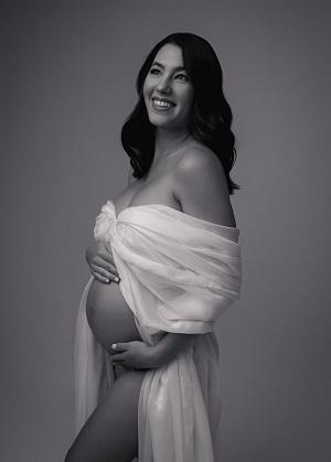 Tampa's Best Maternity Photographer for Stunning Memories