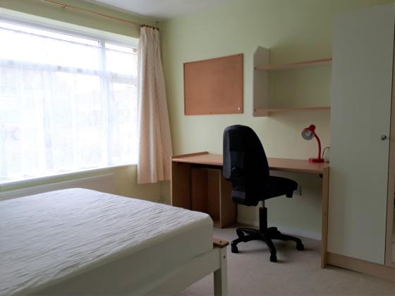 Discover Your Perfect Student Home on Long Meadow Way, Canterbury