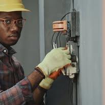 Electrician in Irvine