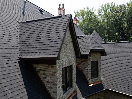 Garage Door Installation in Azle TX | 2C Roofing & Construction