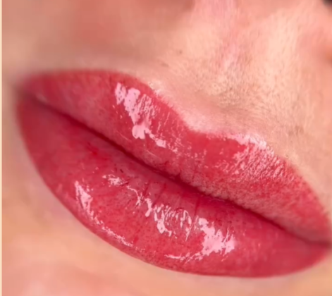 Permanent Lip Color vs. Traditional Lipstick: Which is Better?