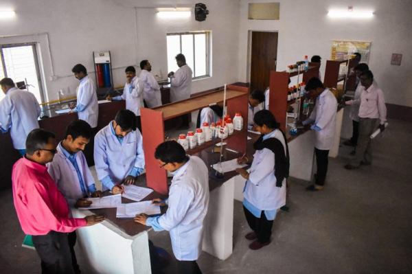 Best B Pharmacy and D Pharmacy College in Birbhum Call 9800180290