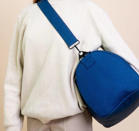 Blue Weekender Bag: A Stylish Companion for Your Trips