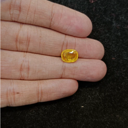 Buy Pure Pukhraj Stone at Ratnakundli: Attract Wealth & Luck!