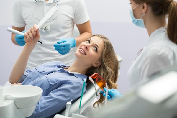 Transform Your Smile with Top Cosmetic Dentistry in Roseville!