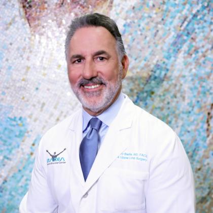 Badia Hand To Shoulder Center