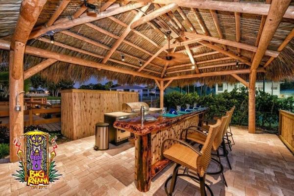 Build A Tiki Hut in Boca Raton Florida
