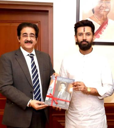 Dr. Sandeep Marwah Meets Union Minister Chirag Paswan