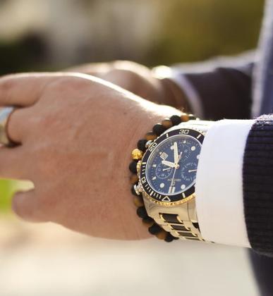Herrenuhr Schwarz Gold