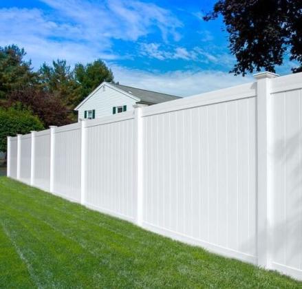 Vinyl Fence Edmonton: Your Source for Durable Fencing Solutions