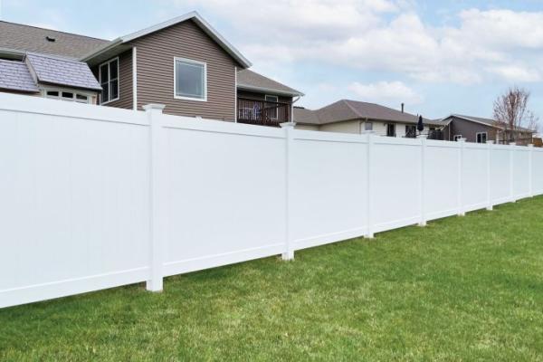 Vinyl Fence Edmonton: Your Source for Durable Fencing Solutions