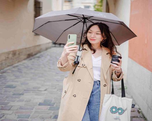 Wearable Hands-Free Umbrella to Stay Dry with Ultimate Comfort