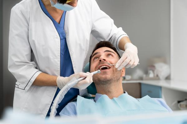 Camarillo Dental |  An Easy Way to Brighten Your Smile