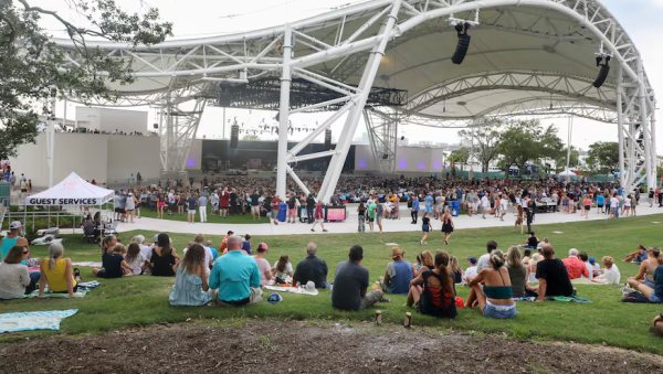 Experience Tampa’s Music Scene with First-Class Limo Service