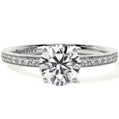 Glamorous Lab-Grown Diamond Engagement Ring for Celebrations