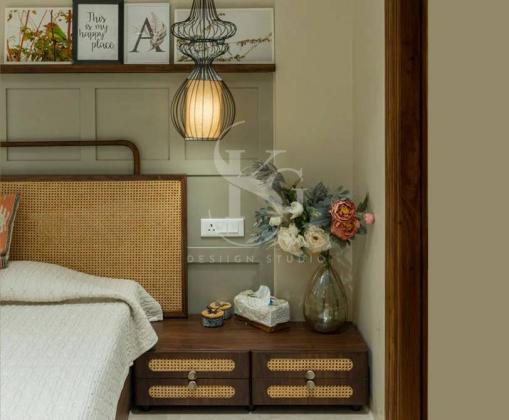 In what ways do interior architects in Delhi stay updated on the latest design trends and technologies?