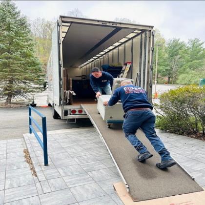 Is Your Upcoming Move in Weston, CT, Causing You Stress? Let Expert Movers and Storage Inc. Take Over!