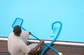 Professional Pool Cleaners Near Me in  Florida