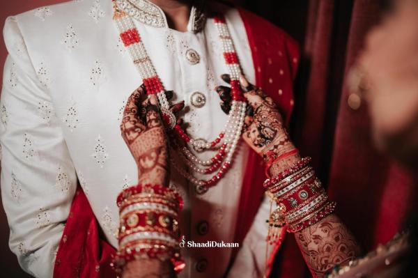 Best Wedding Photographers in Vadodara | Candid & Pre Wedding Photography
